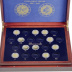 Coffret numismatique VOLTERRA Trio de luxe façon acajou pour 2 euros émissions communes 2007 - 2012 sous capsules