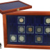 Vitrine 15 cases carrées 50 mm pour monnaies sous capsules carrées